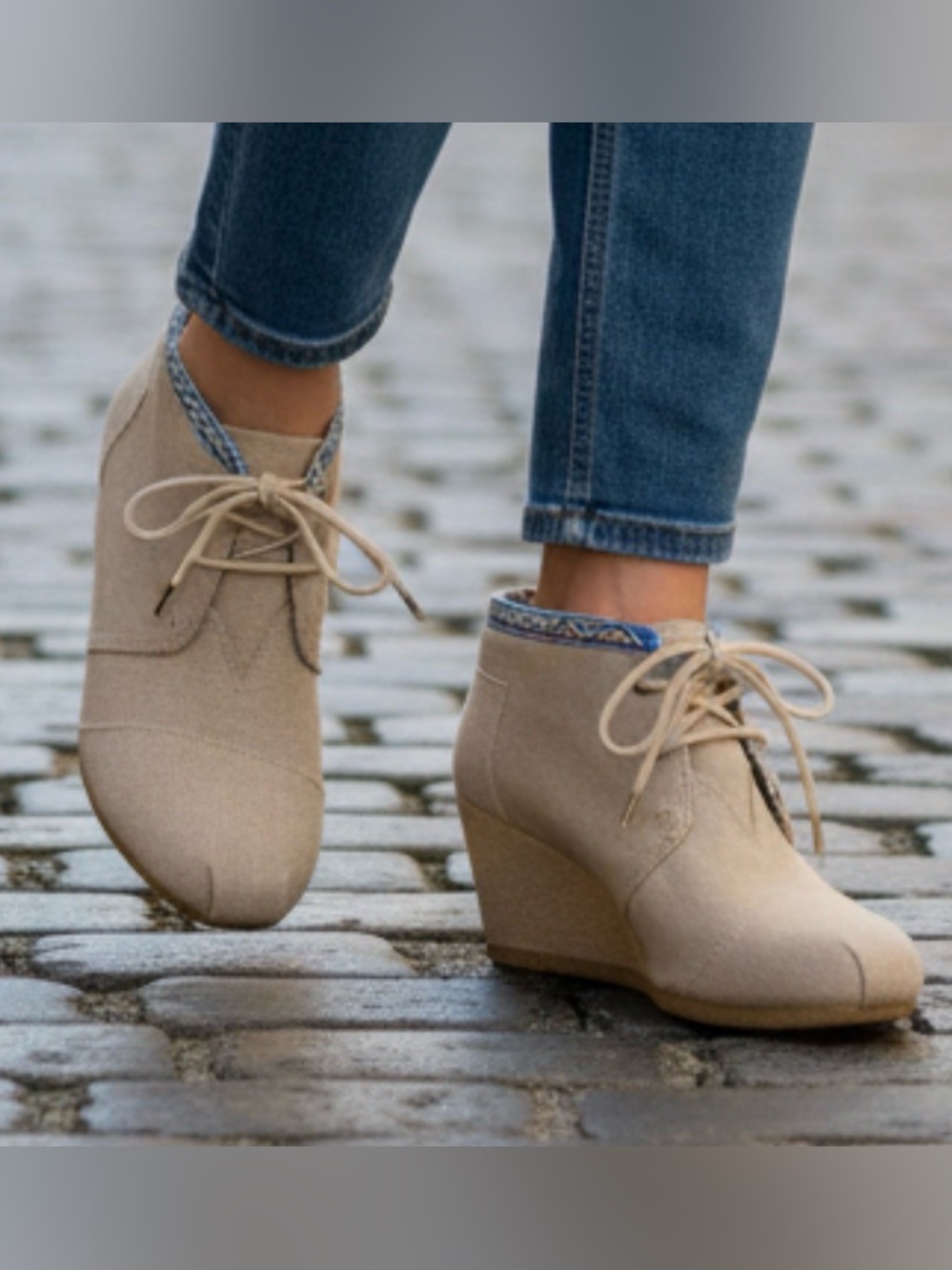 BOBS from Skechers Women’s Tan Canvas Wedge Booties Memory Foam Size 8 Fall